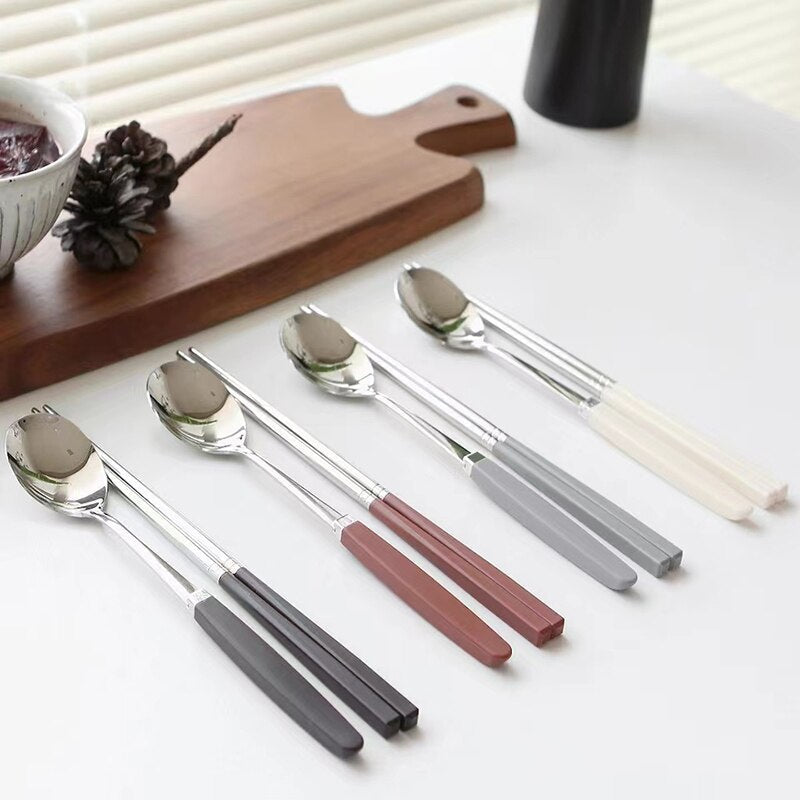 Chopsticks and Spoons Set Akaro