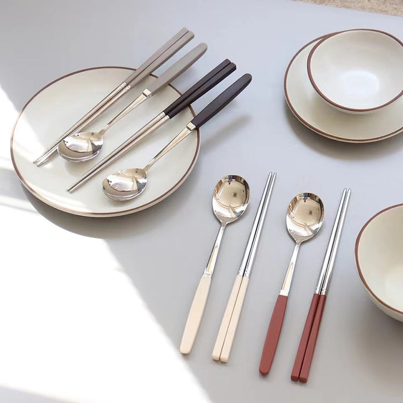 Chopsticks and Spoons Set Akaro