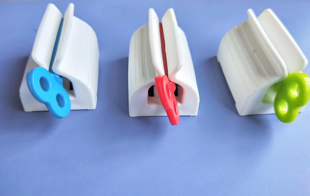 Toothpaste Roll Saitama (3 Colors)