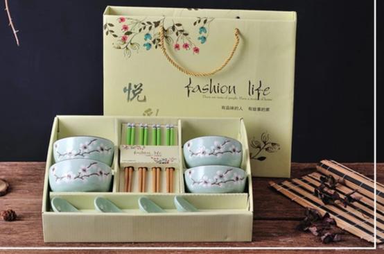 4 Bowls, 4 pairs of Chopsticks and 4 Spoons Set Mita (5 Colors)