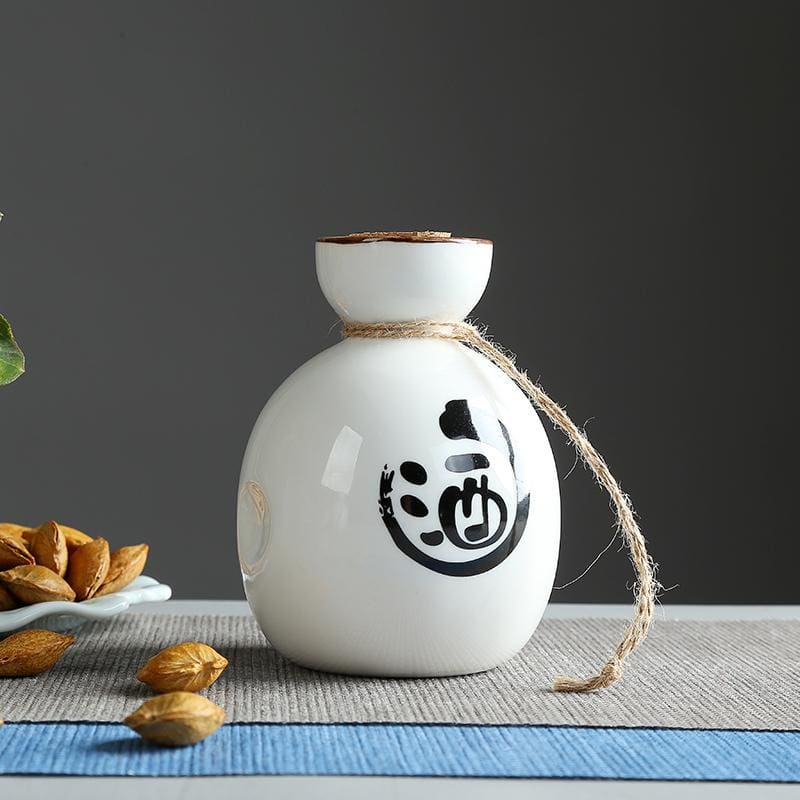 Sake Bottle Meguro ( 2 capacities)