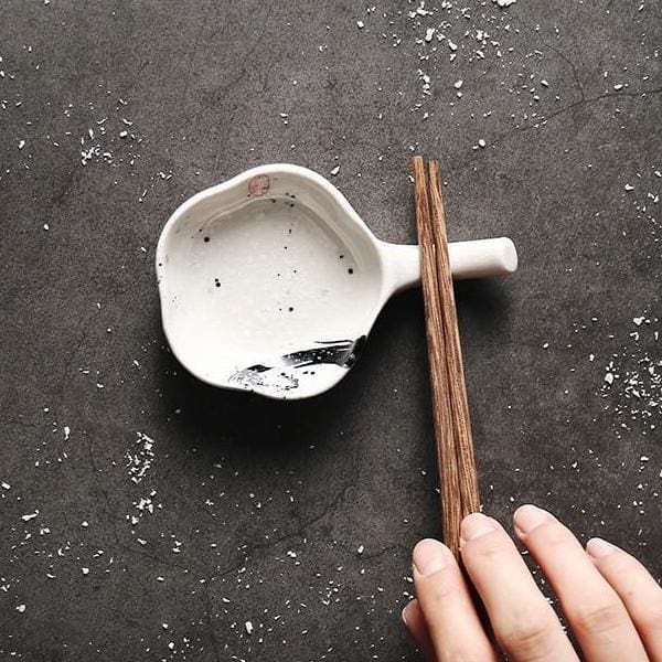 Sauce Bowl & Chopsticks Holder Desu